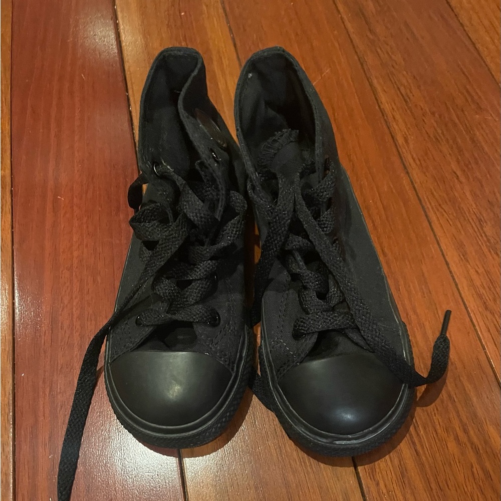 Size 10 black classic converse new without box
